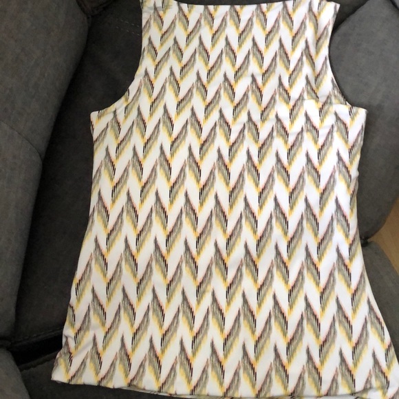 WHBM Zigzag Print Shell Top Sz L (A-16) - Picture 7 of 8